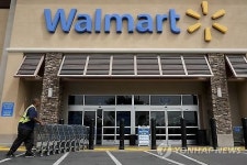 소유경영 월마트 vs 전문경영 K마트 누가 승리했나