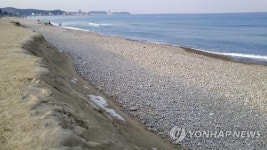 몽돌해변으로 변한 양양 정암해변