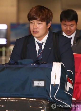 입국장 나서는 민병헌