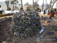 미완에 그친 5·18 구묘역 돌탑 33년만에 다시 쌓는다