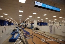 여전히 텅 빈 노량진 신축시장