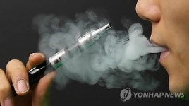 고교생 7% 전자담배 피운다…천식 위험은 2배 이상