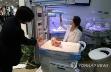 JW중외메디칼, 유아케어장치 시연