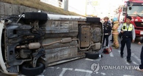 강릉서 3중 추돌…5명 다쳐