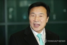칩거 손학규, 정치적 고향 광명 이언주 개소식에 축사