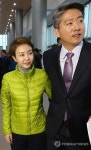 부인 황혜영 위로 받는 김경록