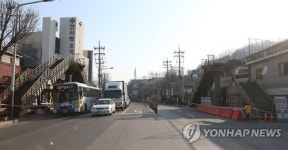 26년 만에 철거된 용머리고개 육교