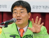 다짐인사하는 박태순 후보