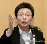 마이크 내려놓은 日인기앵커 후루타치