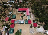 재건 진행중인 비눌루앙안초등학교