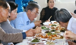 <총선> 푸짐한 광주 민심 대접 받은 문재인