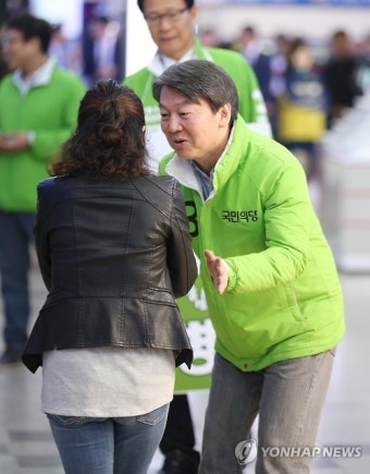 <총선> 안철수, 부평역서 출근길 지지호소