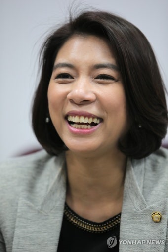 국회 떠나는 '다문화 1호 의원' 이자스민