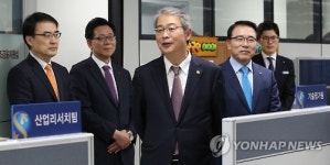 금융위원장, 신한은행 기술금융 현장방문