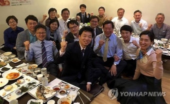 문재인, 더민주 영입인사와 즐거운 오찬