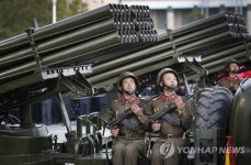 北 추가배치 신형 122㎜ 방사포는…살상반경 30m·사거리 40㎞