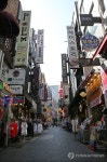 성장률 저조… 한산한 명동 거리