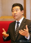 답변하는 박 정 당선인