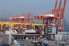 부산 신항 현대상선 터미널