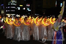 연등 행렬