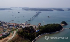 안면도 영목항 연륙교 건설현장