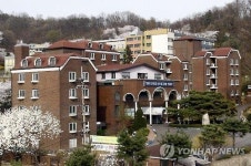 월 15만 원 강원학사 인기 예전 같지 않네