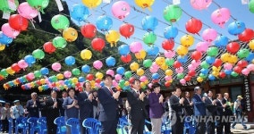 부처님 오신날…강원 사찰·관광지·축제장 인파 북적