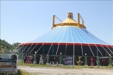 강풍에 날아갔던 통영 서커스장 재개장