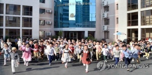 북한 경상유치원 어린이들