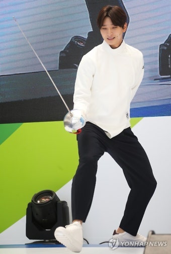 검사로 변신한 정진운