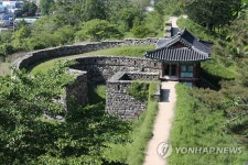 고창읍성 서문 진서루 앞 옹성