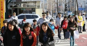 확 달라진 학교 앞 풍경