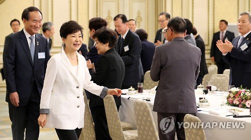 이재명 대통령, 보훈가족 오찬 대접 속 감동의 순간 만들어내다