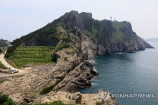 용등봉에서 바라본 나바론 절벽
