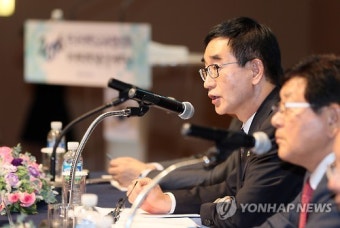 이준식 부총리 대학총장들과 대화