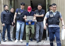 사건현장 나서는 피의자 김모씨