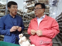 이동필, 진주서 스마트 팜 확산 점검