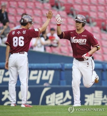 넥센 김민성, 스리런 선제포