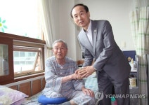윤성규 환경부 장관, 김해보훈요양원 위문