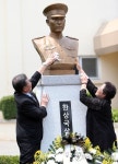 연평해전 전사 한상국 상사 모교에 흉상