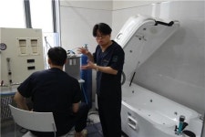 온천에 안가도 온천수 치료…수돗물에 미네랄 녹여 만든다