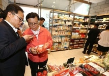이동필 장관, 친환경농산물 매장 유통현장 점검