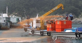 적조생물 물렀거라 통영 연명해역에서 합동 방제훈련