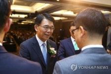 도로의 날 금탑산업훈장에 김학송 도로공사 사장