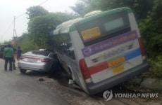 음성서 시내버스-승용차 충돌