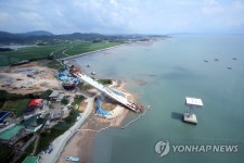 칠산대교 상판 시소처럼 기우뚱