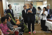 신안 찾은 홍윤식 행자부장관