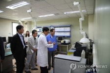 윤성규 환경부 장관, 바이오 융합 연구소 방문