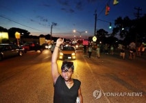 흑인의 생명도 소중하다 미국 시위 이어져…300명 이상 체포
