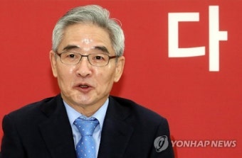 소감 밝히는 새누리당 이진곤 윤리위원장